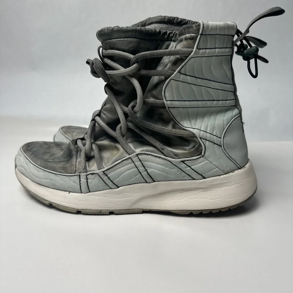 Nike‎ Tanjun High Rise Women's Sneaker Boots Size 11 Blue Storm Vtg Moon Boots